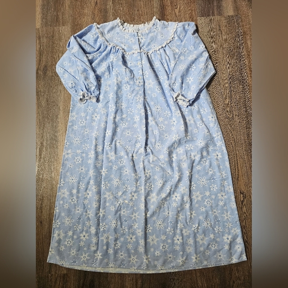 Lanz of Salzburg 100% Cotton Snowflake Flannel Modest Nightgown Medium - Picture 1 of 3